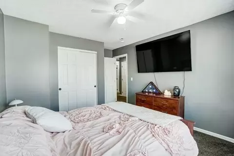 Bedroom - 230 Sycamore Dr, Circleville, OH 43113 photo 7 of 9