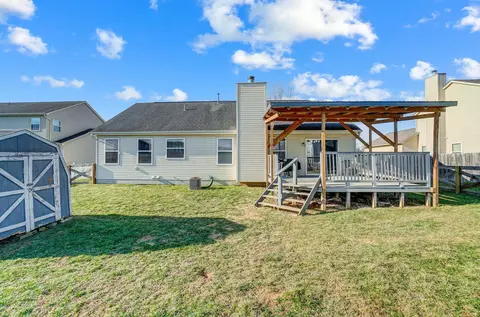 Exterior - 230 Sycamore Dr, Circleville, OH 43113 photo 3 of 8