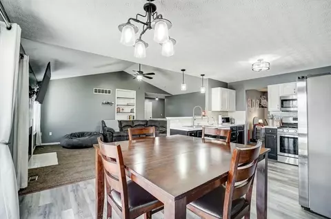 Dining - 230 Sycamore Dr, Circleville, OH 43113 photo 2 of 2