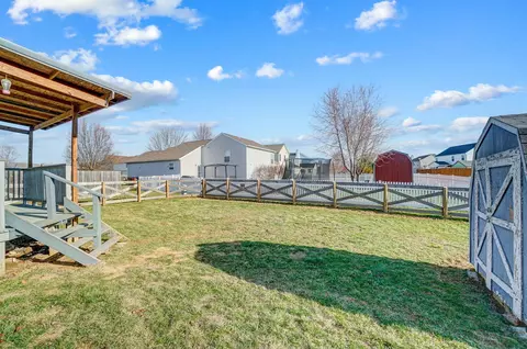 Exterior - 230 Sycamore Dr, Circleville, OH 43113 photo 7 of 8