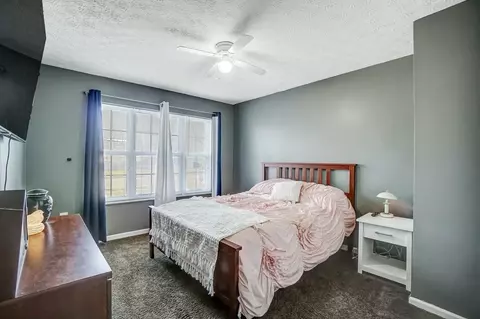 Bedroom - 230 Sycamore Dr, Circleville, OH 43113 photo 6 of 9