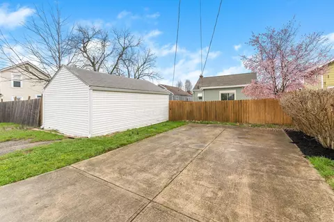 Exterior - 581 E Moler St, Columbus, OH 43207 photo 2 of 10