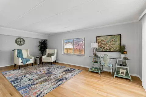 Living - 581 E Moler St, Columbus, OH 43207 photo 2 of 3