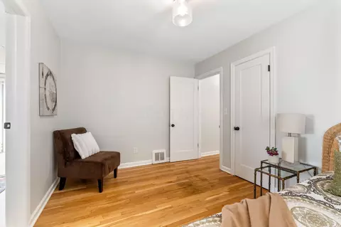 Bedroom - 581 E Moler St, Columbus, OH 43207 photo 4 of 11
