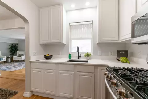 Kitchen - 581 E Moler St, Columbus, OH 43207 photo 1 of 4
