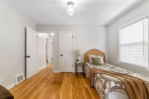 Bedroom - 581 E Moler St, Columbus, OH 43207 photo 2 of 11