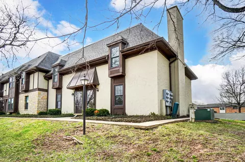 4811 Olentangy River Rd #I, Columbus, OH 43214