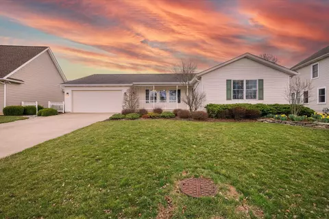 1260 Carmel Dr, Marysville, OH 43040