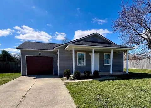 142 Mcdowell St, Bloomingburg, OH 43106