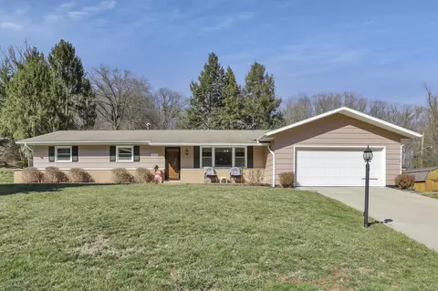1476 Pleasant Valley Dr, Newark, OH 43055