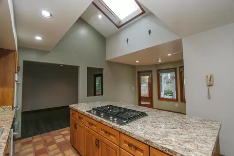 Kitchen - 582 Hickory Pl, Circleville, OH 43113 photo 4 of 8