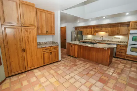 Kitchen - 582 Hickory Pl, Circleville, OH 43113 photo 1 of 8