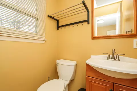 Bath - 582 Hickory Pl, Circleville, OH 43113 photo 1 of 5