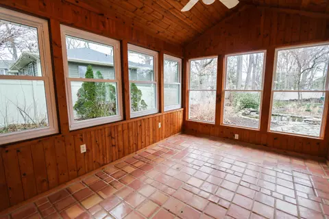 Exterior - 582 Hickory Pl, Circleville, OH 43113 photo 7 of 24