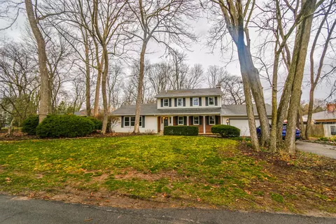 Exterior - 582 Hickory Pl, Circleville, OH 43113 photo 3 of 24
