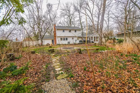 Exterior - 582 Hickory Pl, Circleville, OH 43113 photo 14 of 24