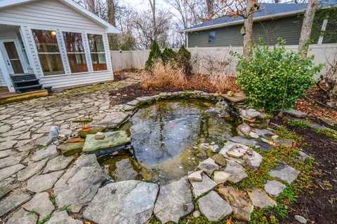 Exterior - 582 Hickory Pl, Circleville, OH 43113 photo 9 of 24
