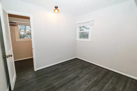 Bedroom - 582 Hickory Pl, Circleville, OH 43113 photo 7 of 7