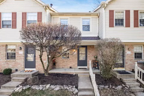 500 Foxtrail Cir E, Westerville, OH 43081