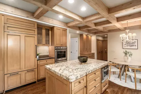 Kitchen - 4 Lyonsgate, Columbus, OH 43209 photo 2 of 2