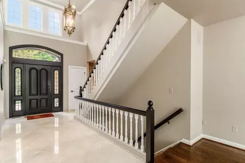 Entry Way - 4 Lyonsgate, Columbus, OH 43209 photo 1 of 2