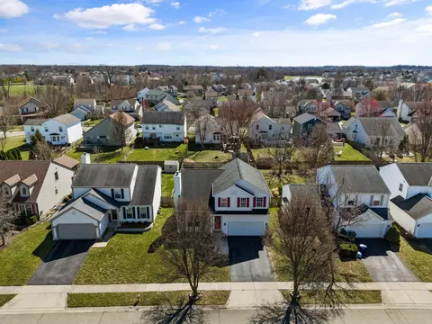 5823 Clover Groff Dr, Hilliard, OH 43026
