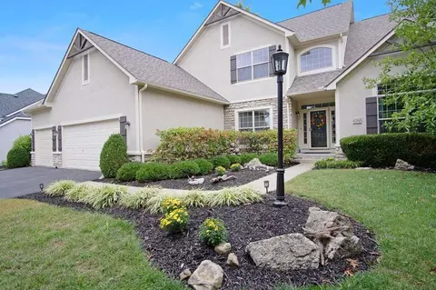 6268 Bellow Valley Dr, Dublin, OH 43016