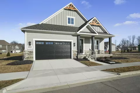 4072 Captains Cir, Lewis Center, OH 43035