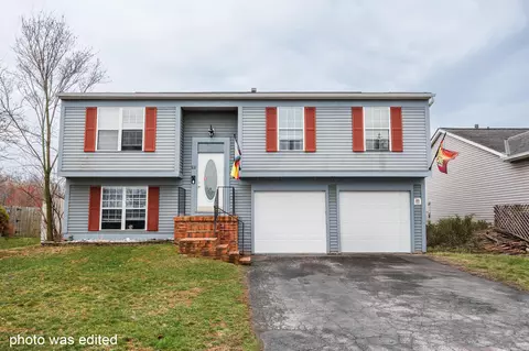 4371 Village Park Dr, Columbus, OH 43228