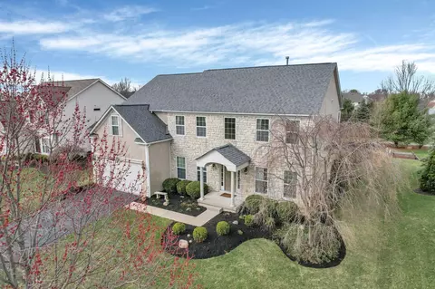 2221 Orangelake Dr, Lewis Center, OH 43035