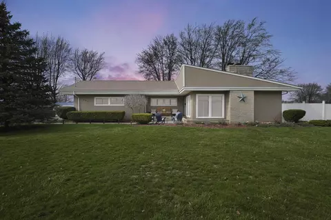 251 E High St, London, OH 43140