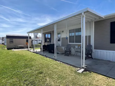 203 Gloria Rd, Pataskala, OH 43062