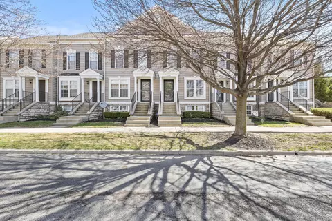 5268 Cross River Falls Blvd, Dublin, OH 43016