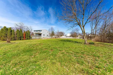 2116 Myrtle Ave, Columbus, OH 43211