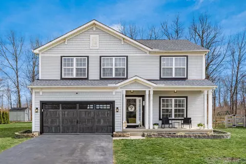 572 Princeton St, Ashville, OH 43103