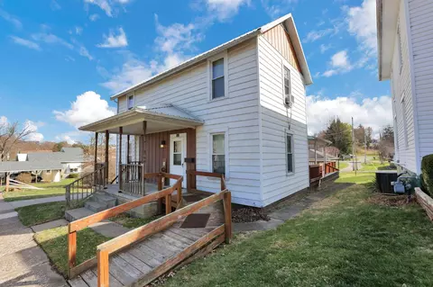 531 W Brown St, New Lexington, OH 43764