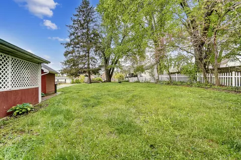 Exterior - 70 E Columbus St, Lithopolis, OH 43136 photo 11 of 12