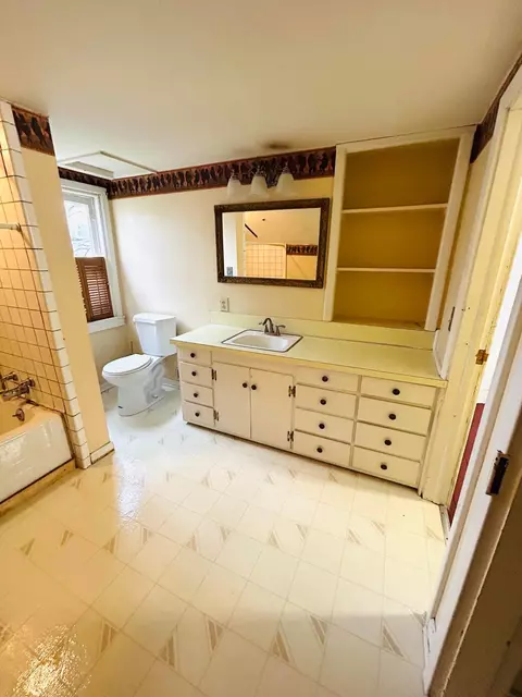 Bath - 70 E Columbus St, Lithopolis, OH 43136 photo 1 of 4