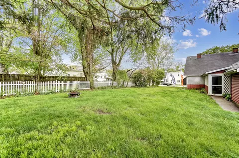 Exterior - 70 E Columbus St, Lithopolis, OH 43136 photo 6 of 12