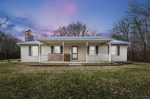 9490 Loches Rd, Saint Louisville, OH 43071