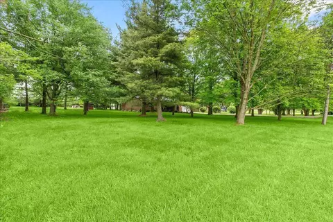 400 Sylvan Shores Dr, South Vienna, OH 45369