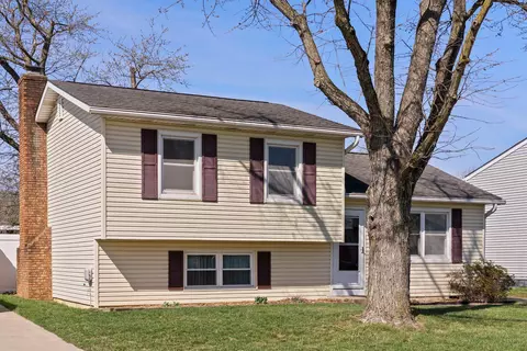 4465 Trotter Dr, Obetz, OH 43207