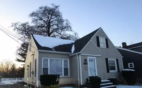 4738 Lawrence Ave, Cleveland, OH 44125