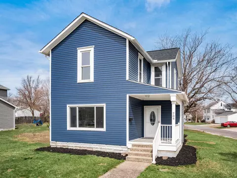 704 W 5th St, Marysville, OH 43040