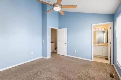 Bedroom - 5164 Twin Falls Dr, Dublin, OH 43016 photo 2 of 4