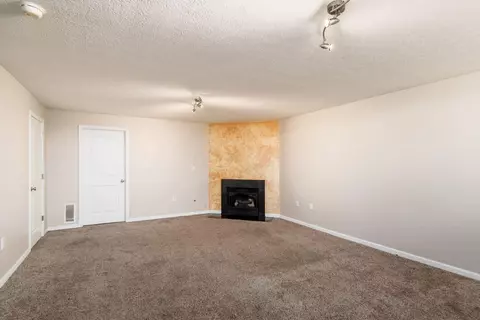 Living - 5164 Twin Falls Dr, Dublin, OH 43016 photo 6 of 8