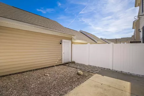 Exterior - 5164 Twin Falls Dr, Dublin, OH 43016 photo 3 of 6