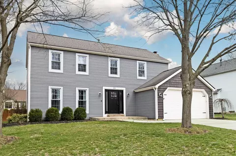 416 Mainsail Dr, Westerville, OH 43081