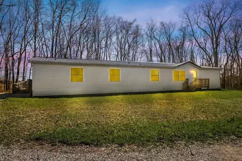 2525 Panther Dr NE, New Lexington, OH 43764