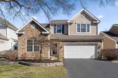 4545 Grand Strand Dr, Grove City, OH 43123